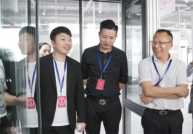 互学互鉴，携手共进 | 德技优品门窗参观好博窗控集团！